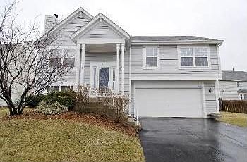 1st image of 412 Lexington Ln