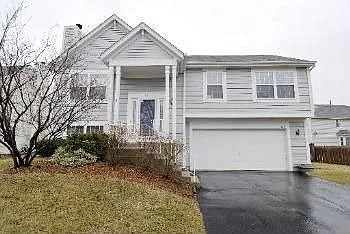 412 Lexington Ln photo 1