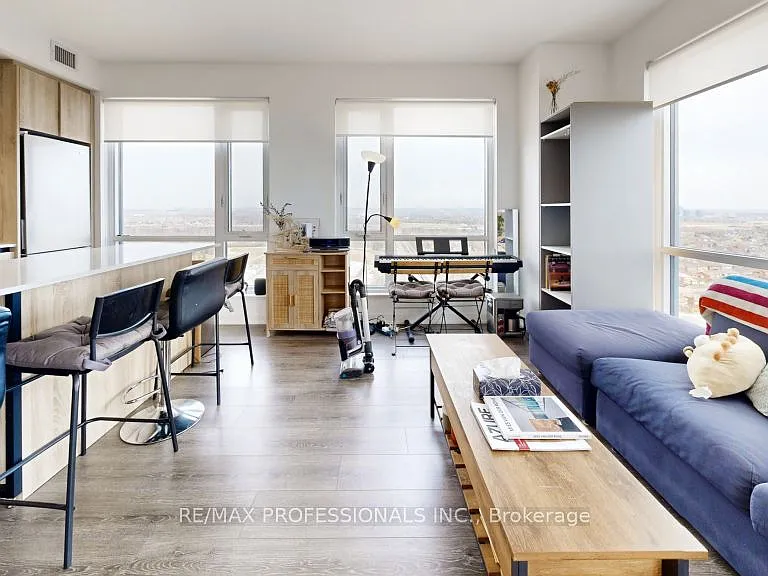 7950 Bathurst St #B2304 — Photo 10