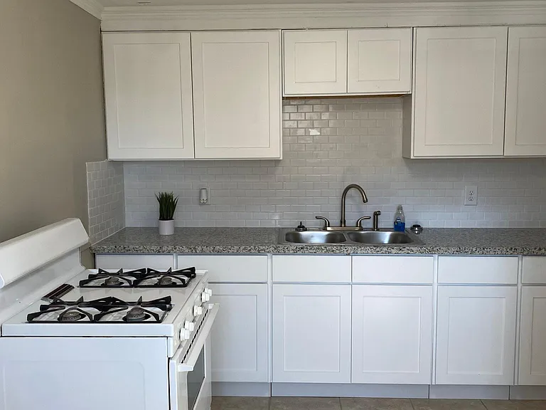421 Harding St #D — Photo 1