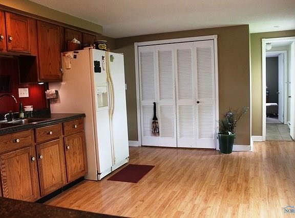 3rd image of 1532 Maplehurst Ave