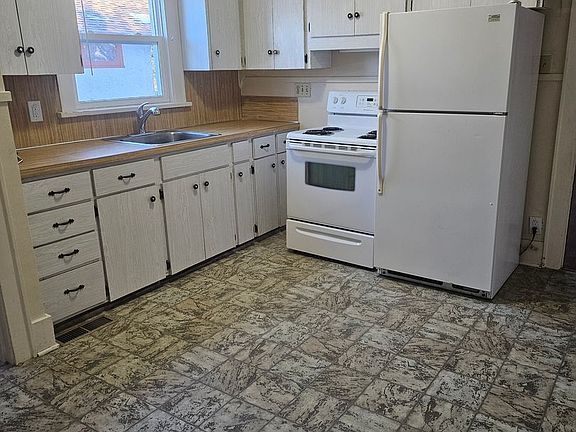 2nd image of 413 S Center Ave