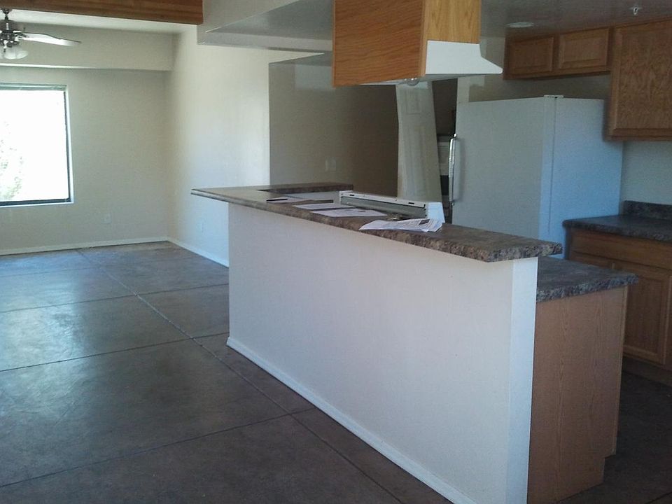 dining/kitchen