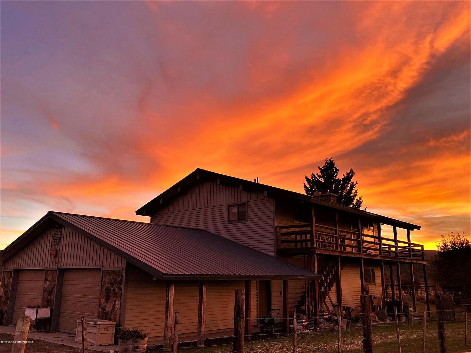 483 Main St, Thayne, WY 83127 Zillow