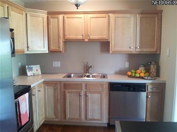 2nd image of 585 Birch Hill Dr Unit 8