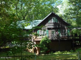 9945 N Tuttle Rd, Free Soil, MI 49411