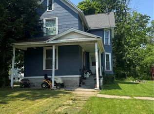 1030 Gwinn St, Medina, NY 14103