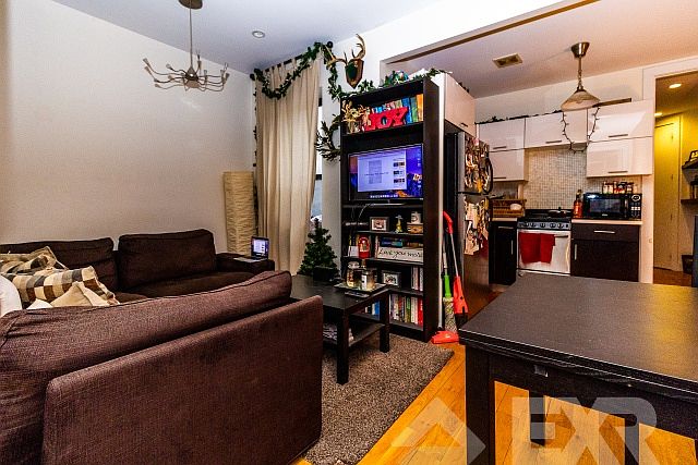 1st image of 1058 Bergen St Floor 2