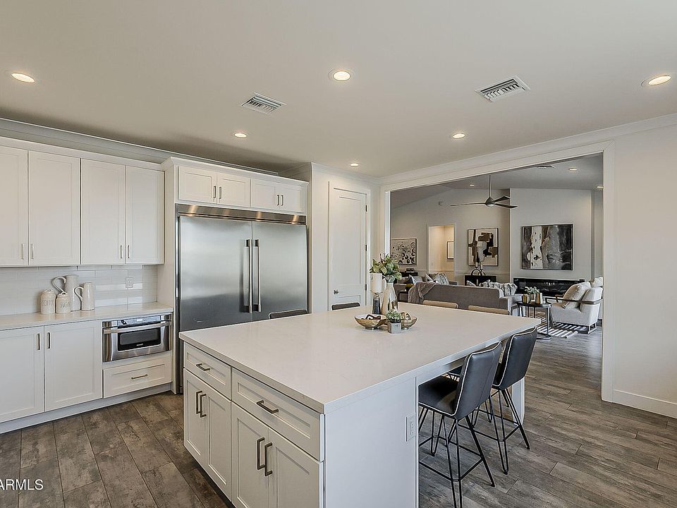 1st image of 3834 E CLARENDON Avenue