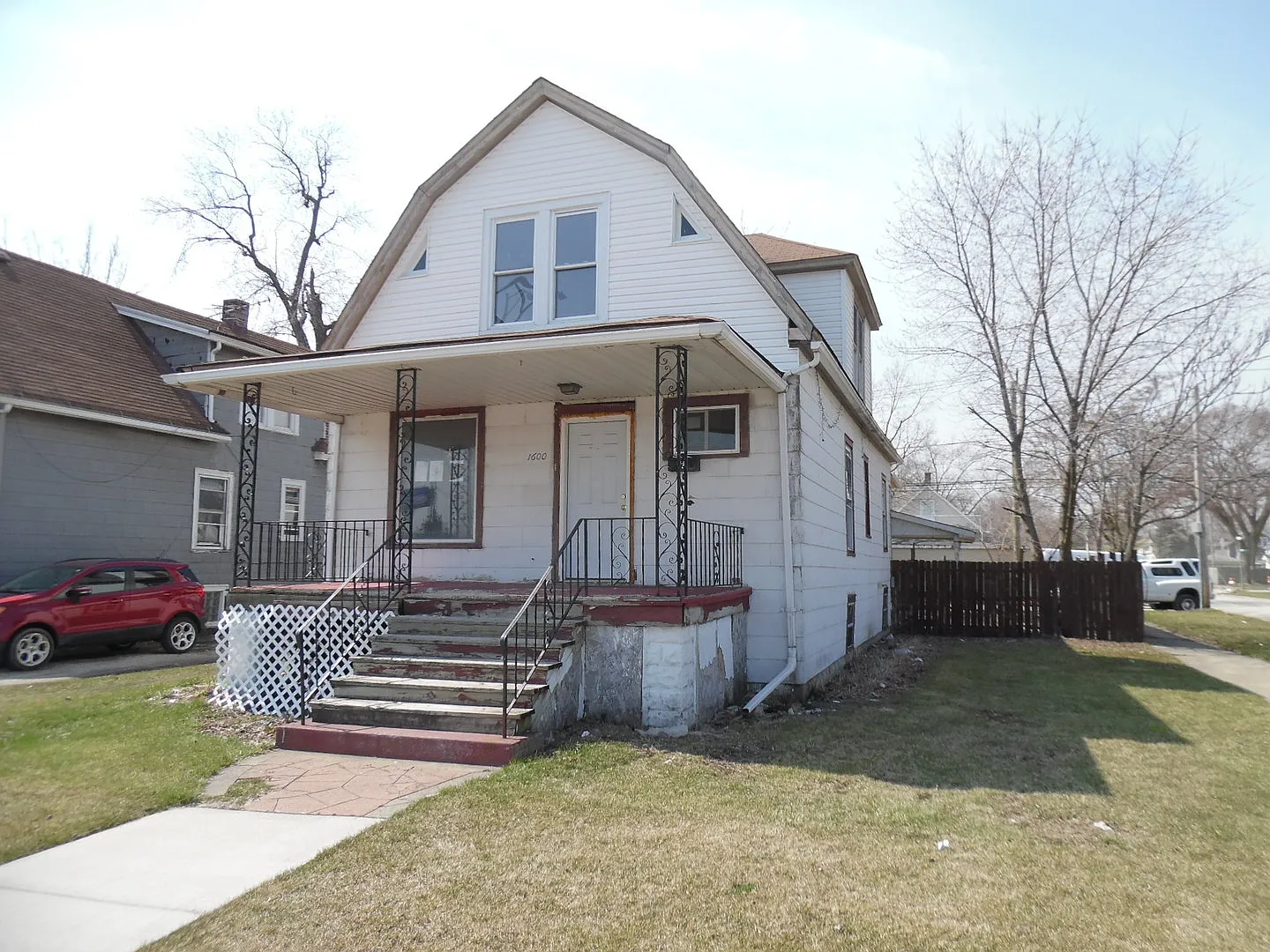 1600 S 1st Ave photo 1