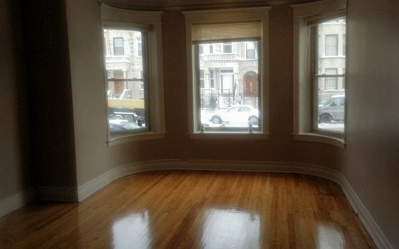 3rd image of 4810 S Prairie Ave #1N