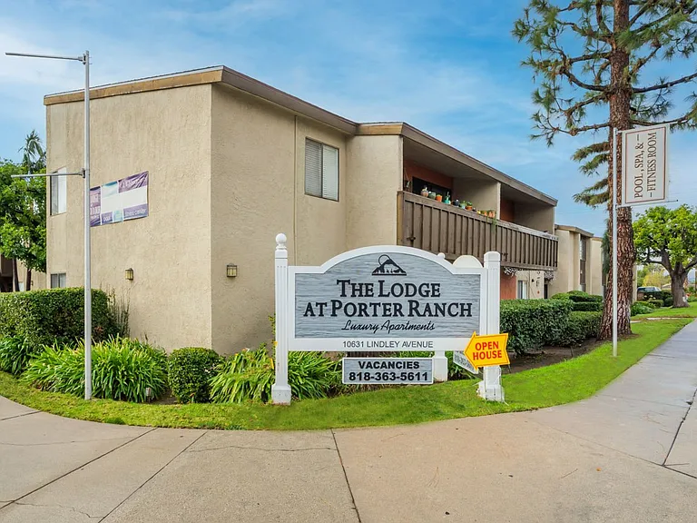 The Lodge at Porter Ranch Apartments — Photo 22