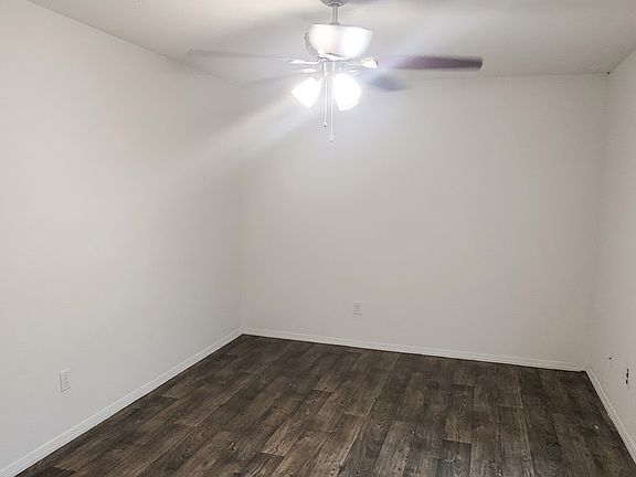 3rd image of 1907 Hearthstone Dr APT C