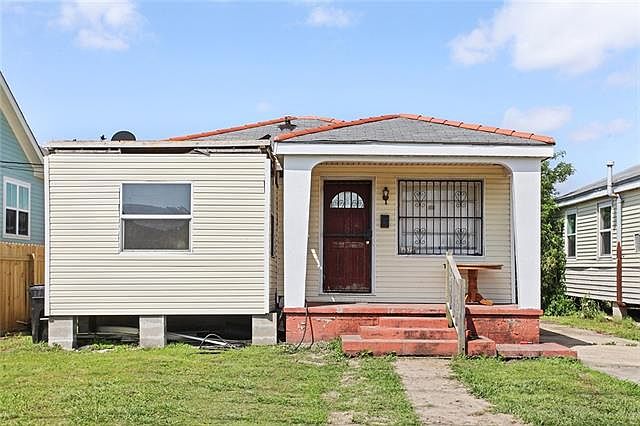 1st image of 6072 Warrington Dr