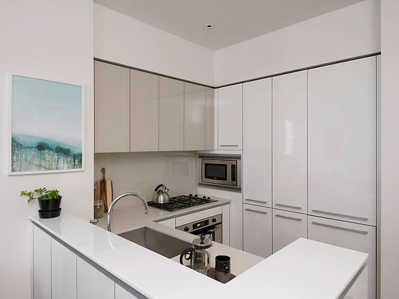 5th image of 25 Broad St APT 10T