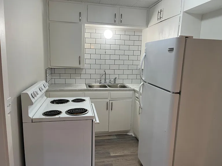 125 S Milton St — Photo 6