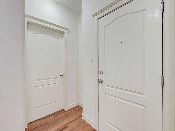 3rd image of 20 W Discovery Ridge Close SW #120