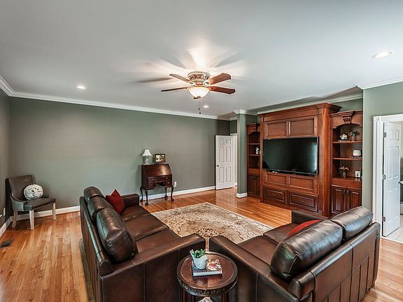 5th image of 1820 Hygeia Rd