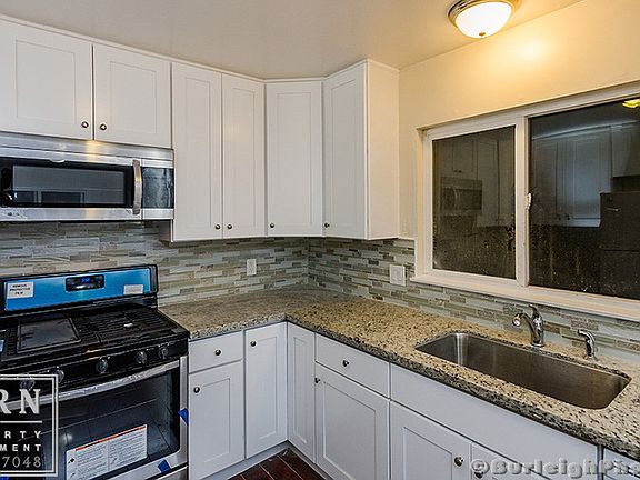 4th image of 992 Cleveland St