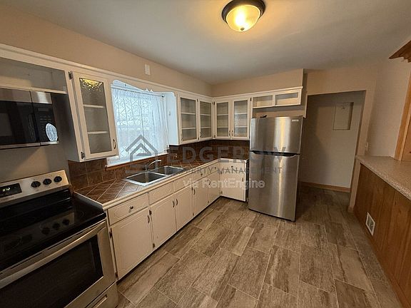 4th image of 740 Lyles St SE