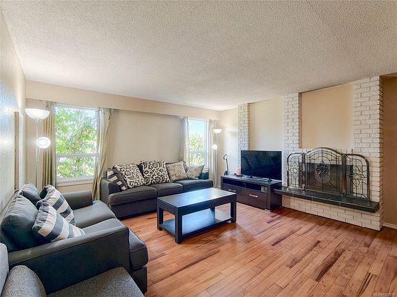 5th image of 3060 Harriet Rd #8