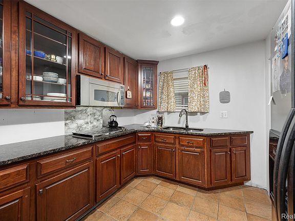 3rd image of 6380 Ashton Ave