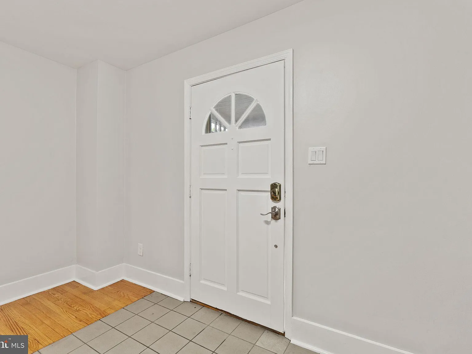 4 bed, 3.0 bath, 1734 sqft, $4,199 — Photo 4