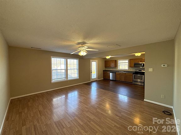 3rd image of 2043 Dunsmore Ln