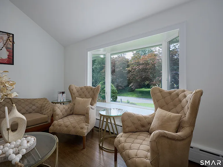 1374 Huntington Tpke — Photo 9
