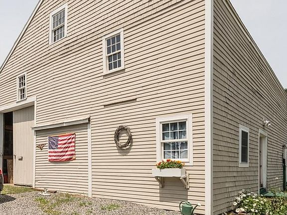 4th image of 42 Harbor Road