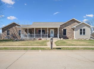 2087 Emily Dr, Dubuque, IA 52003