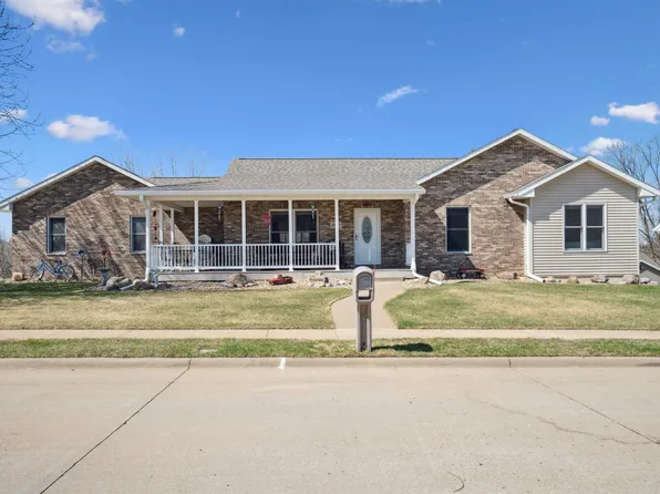 2087 Emily Dr, Dubuque, IA 52003