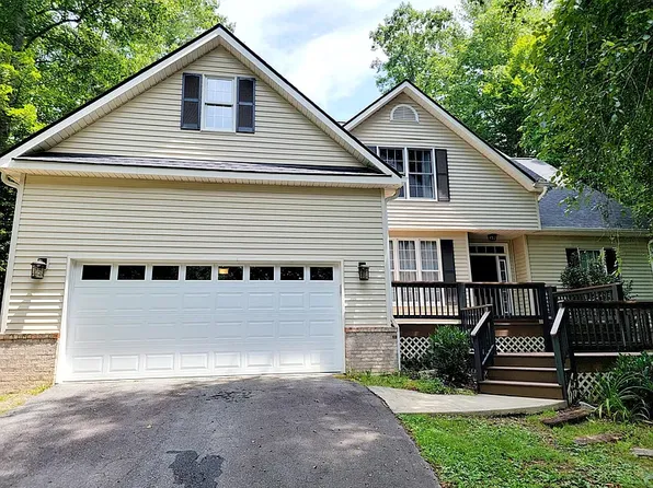 4501 Cove Loop Rd, Hendersonville, NC 28739