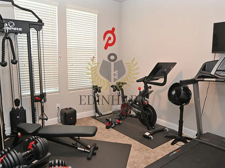 1439 E Via Albero Dr — Photo 14