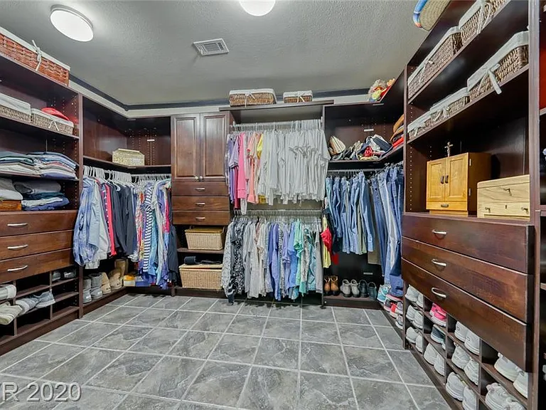 2535 Holman Cir — Photo 14