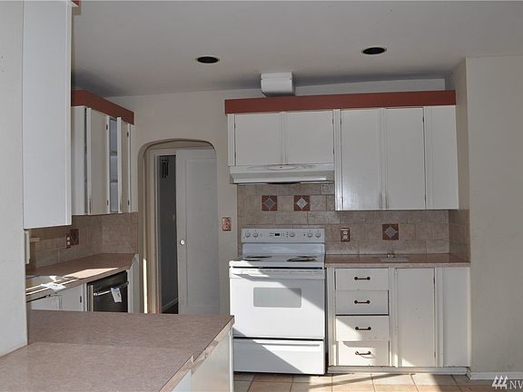 5th image of 420 S 51st St