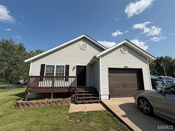 2nd image of 1798 Debbie Ln