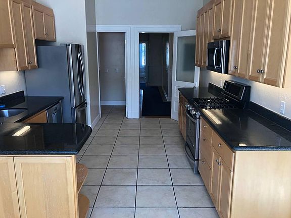 3rd image of 382 Missouri St