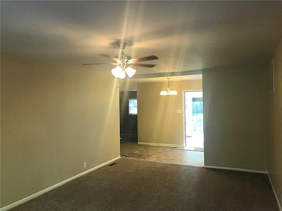 4th image of 2823 Hillside Ave