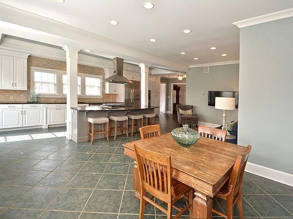 5th image of 3649 Vineyard Pl