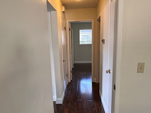 5th image of 371 N 1st St APT 1
