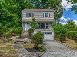 55 Sun Haven Dr, New Rochelle, NY 10801