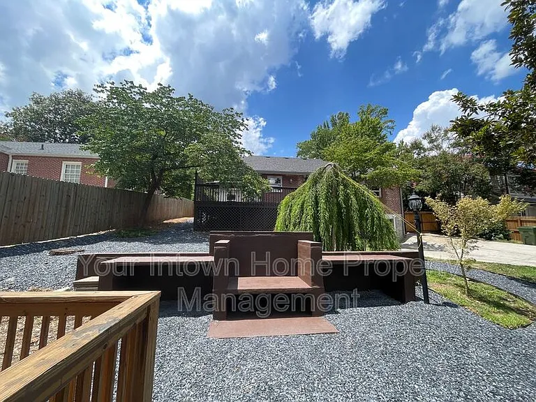 2695 Sharondale Dr NE — Photo 43
