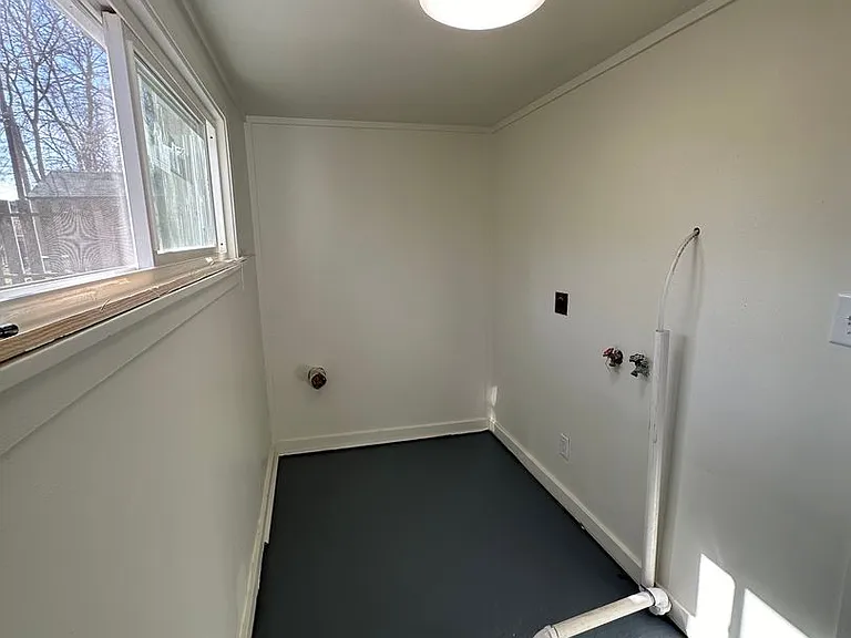 127 Hickory Nut Ln — Photo 9