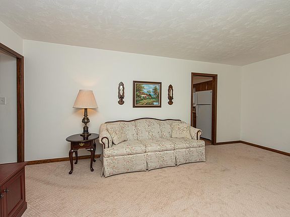 3rd image of 917 Westshire Dr