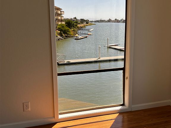 5th image of 557 S Eliseo Dr #5