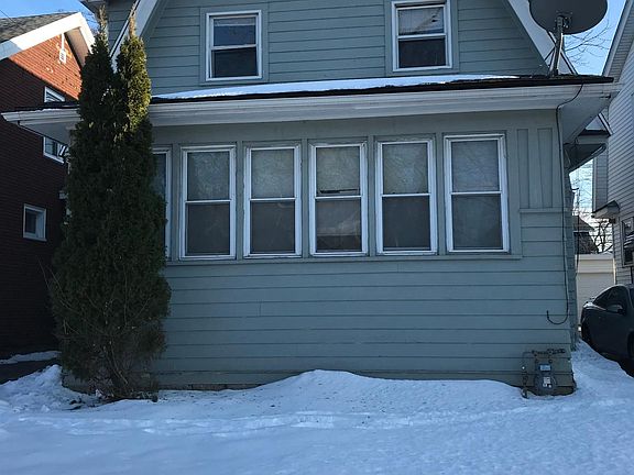 4th image of 135 Berkshire Ave