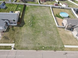 Marilyn Way, Dickinson, ND 58601