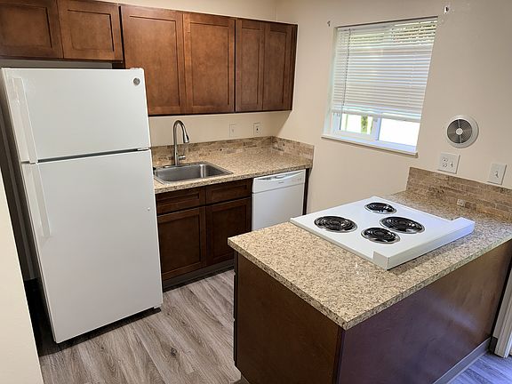 5th image of 21985 SW Sherwood Blvd APT 8