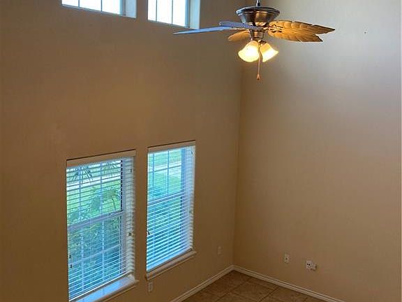 3rd image of 4017 Acushnet Dr APT D